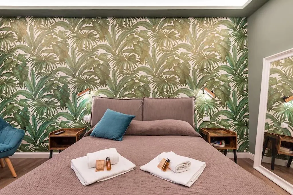 Jungle Suite Mood Behind Piazza Signoria Florence 0*,  Italy
